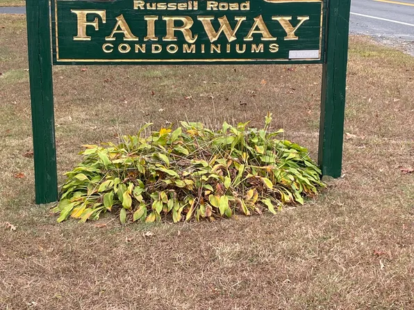 549 Russell Rd APT 5D, Westfield, MA 01085