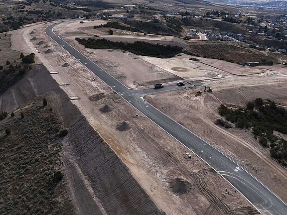 2nd image of 7 The Ridge High Terrace Division #1