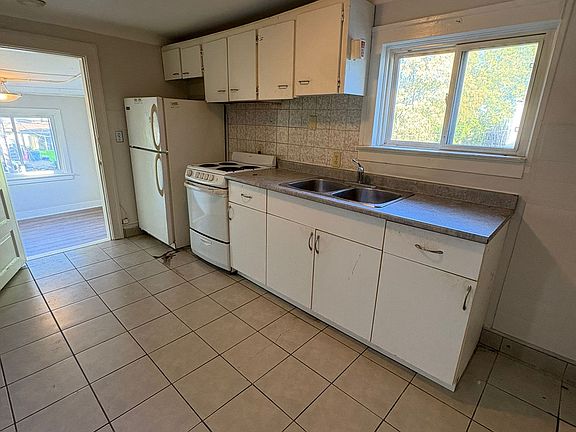 5th image of 703 Moy Ave #2
