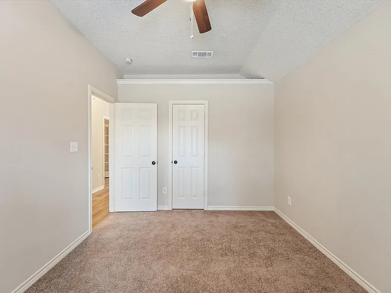 11900 Port Rd — Photo 3
