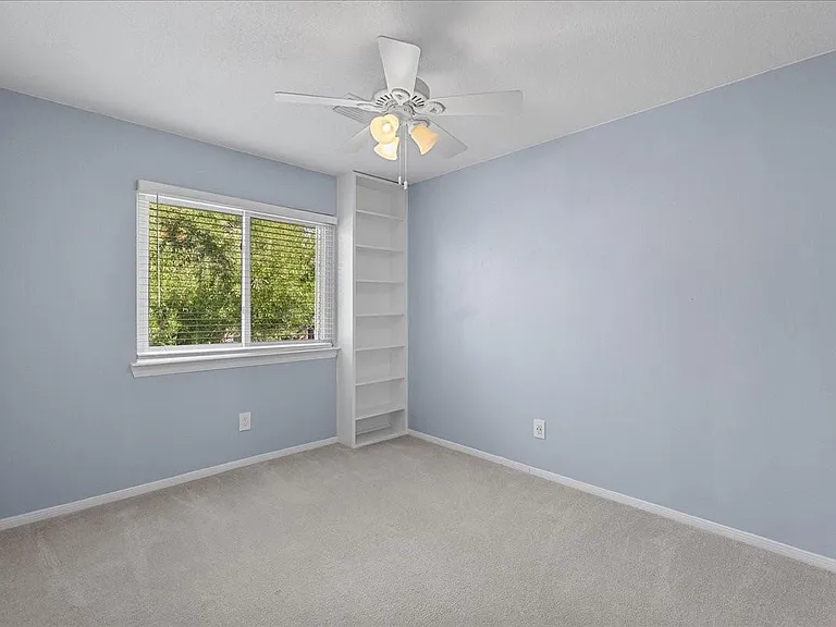 1016 Glenshannon Ave — Photo 16