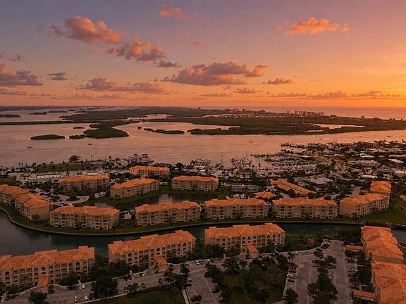 5th image of 17 Harbour Isle Drive W #Ph03