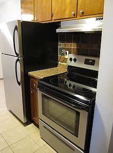 2nd image of 2324 Pleasant Ave APT 105