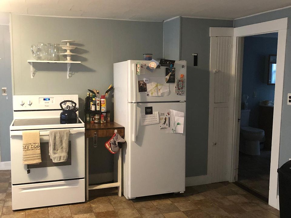 2nd image of 34 Spring St