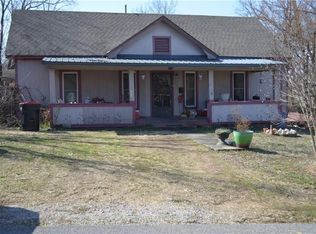 124 S Bush St, Sulphur Springs, AR 72768