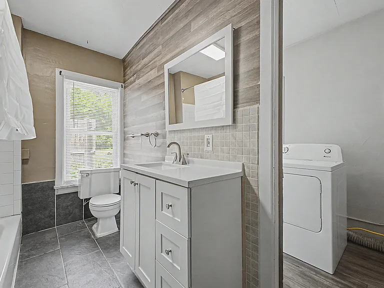 24915 Saint Paul Blvd — Photo 12