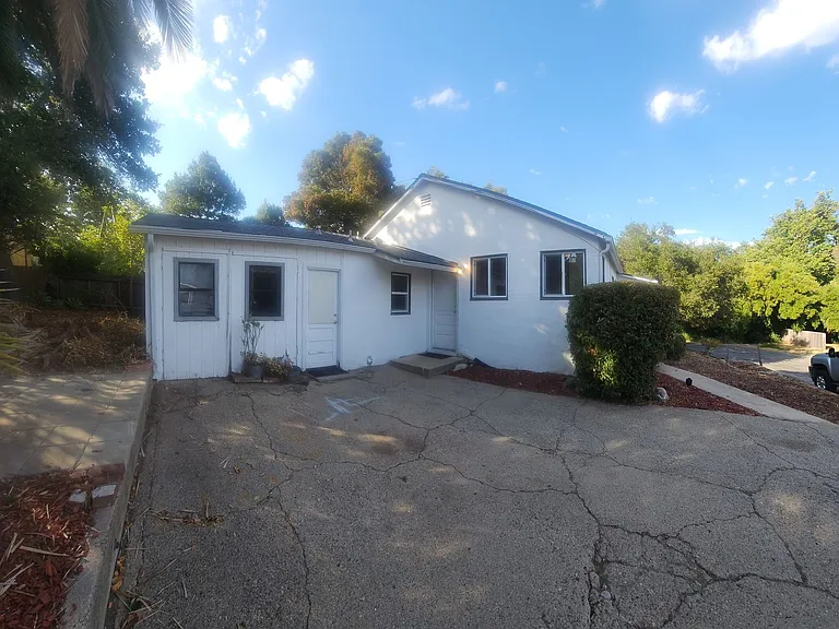 1690 Phillips Ln — Photo 29