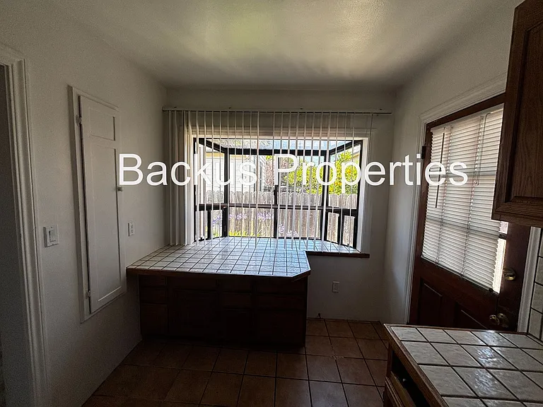 Archer St 155 — Photo 10
