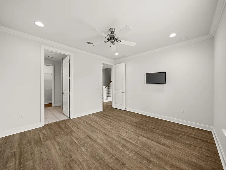 52 Chapman St — Photo 10