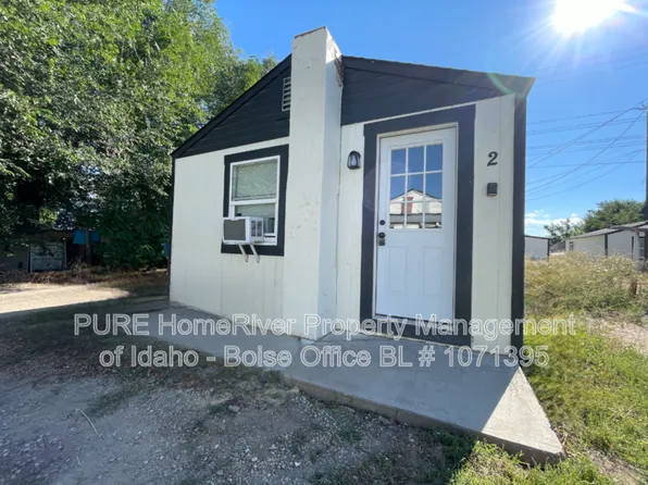 483 1st St N Unit 2, Nampa, ID 83687
