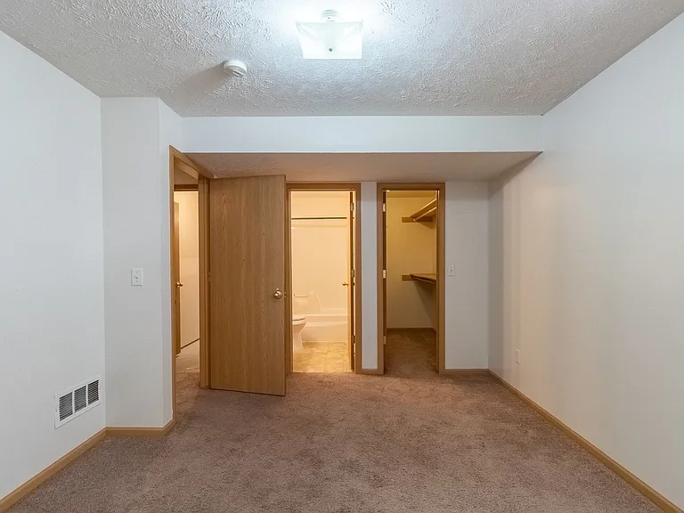 7229 Whitewater Ln — Photo 10