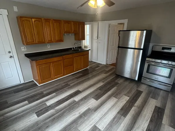 337 3rd Ave #2L, Woonsocket, RI 02895