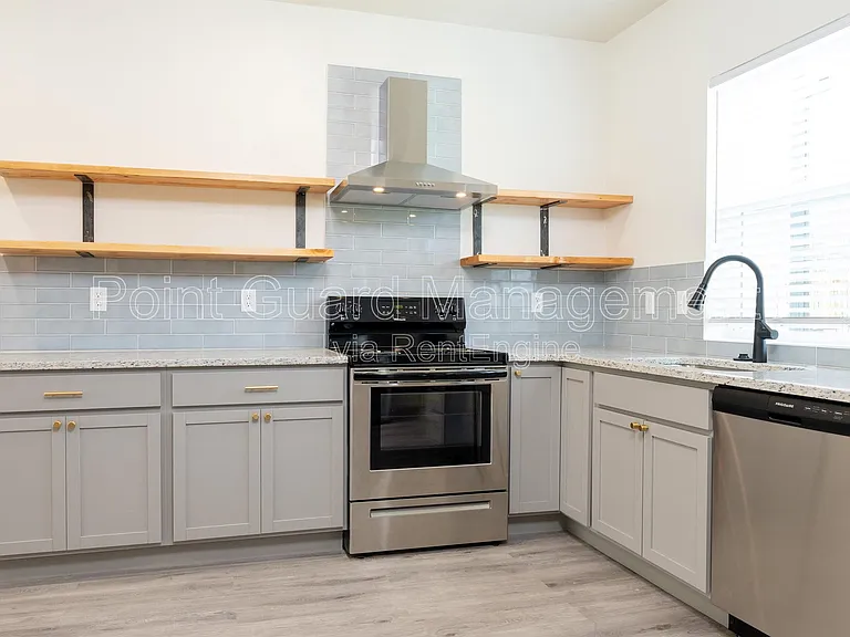 2885 N Oliver St — Photo 47