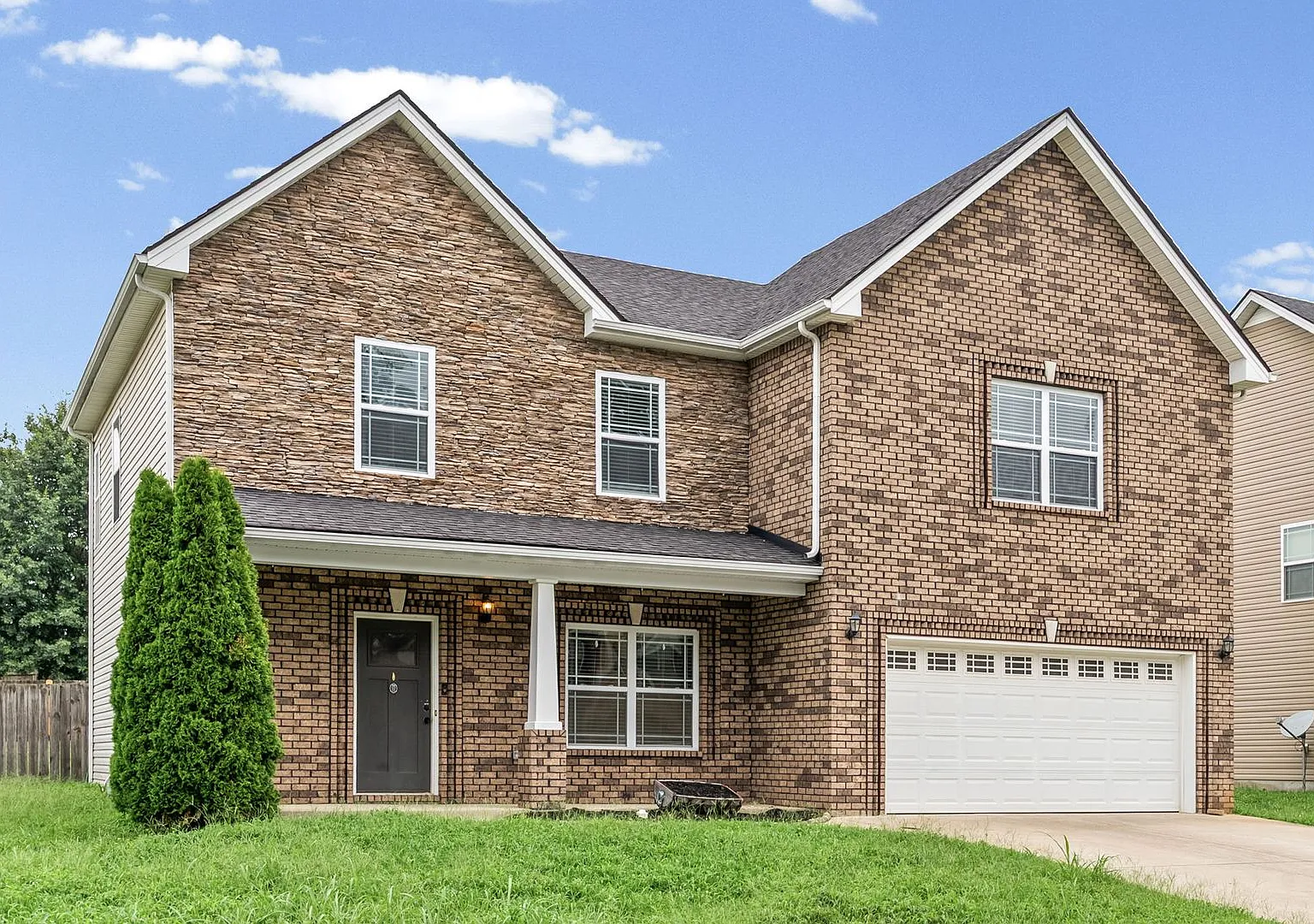 Pet Friendly Five Bedroom! — Photo 3