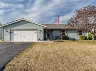 409 Fox Run Dr, South Beloit, IL 61080