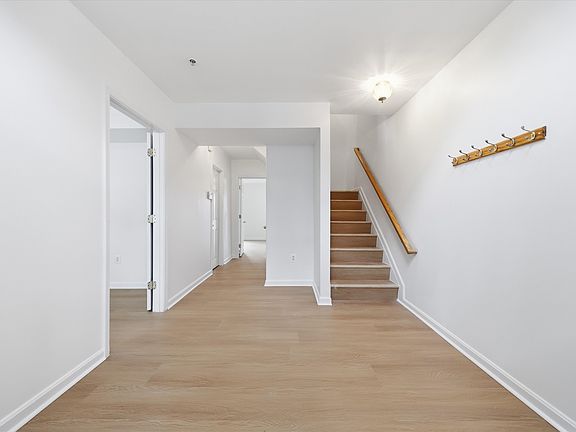 4th image of 616 Glen Echo Rd