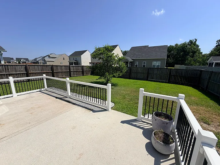1355 Hermitage Ln — Photo 32