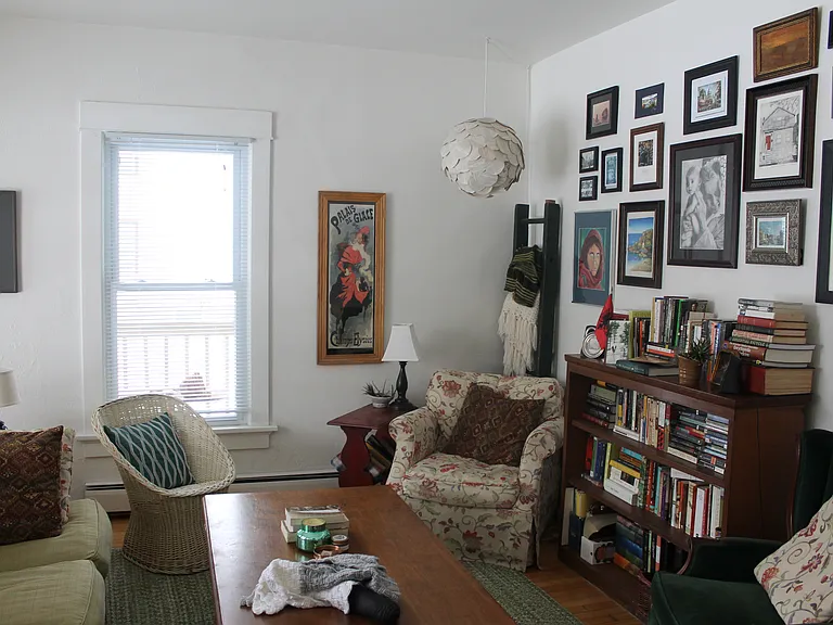 Emerald St — Photo 1