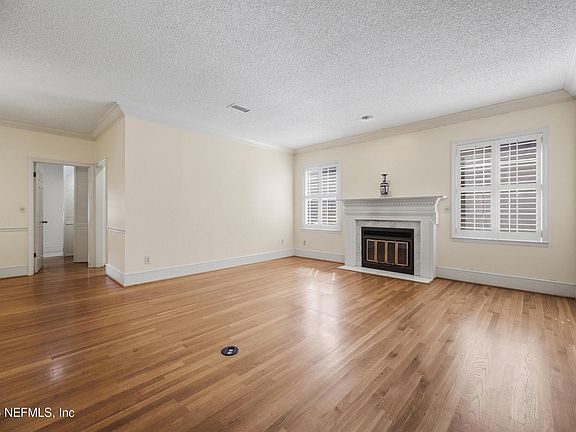4th image of 5303 ORTEGA Boulevard #208