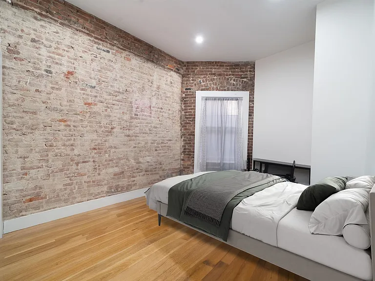 27 Corbin Ave #6 — Photo 13