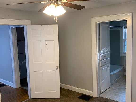 2nd image of 2435 Allen St #2437