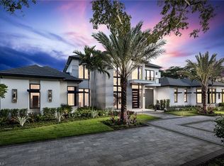 584 Banyan BLVD, NAPLES, FL 34102