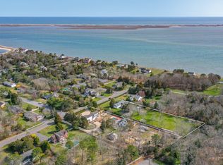 14 E Rampasture Rd, Hampton Bays, NY 11946