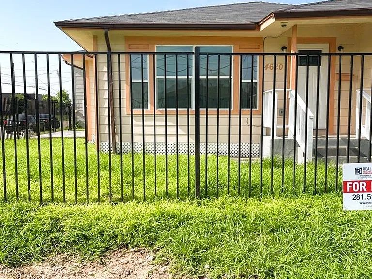 4620 Nichols St — Photo 18