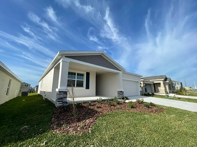 3 bed, 1725 sqft, $2,400 — Photo 2