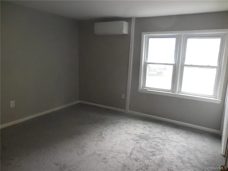 41 Willow Ave — Photo 5