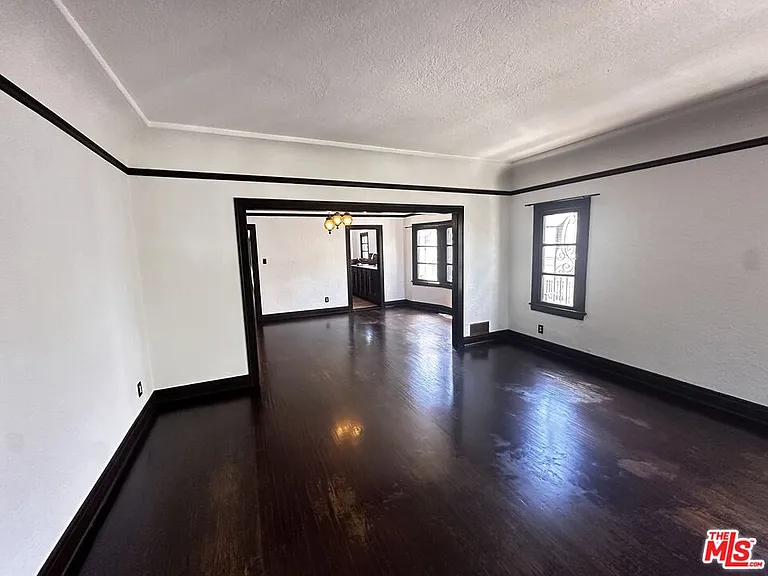 156 N Kenmore Ave #2 — Photo 1