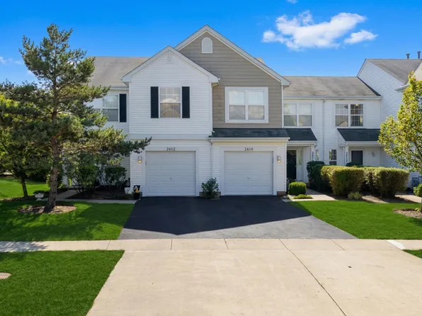 2010 Orchard Ln, Carpentersville, IL 60110