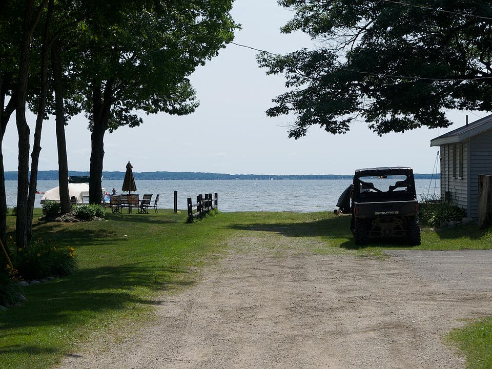 6709 E Houghton Lake Dr, Houghton Lake, MI 48629 MLS 201825204 Zillow