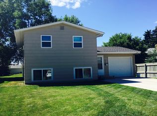 1121 Kelly Ave NE, Devils Lake, ND 58301