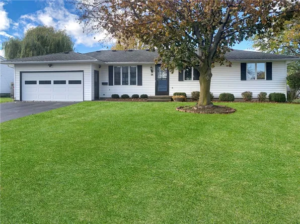 121 Oak Bridge Way, Rochester, NY 14612
