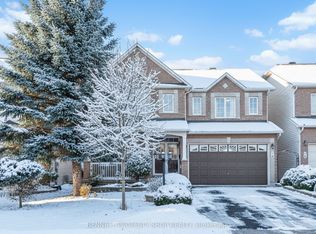 18 Tierney Dr, Ottawa, ON K2J4W2