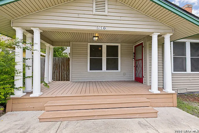 2 bed, 1.0 bath, 956 sqft, $1,500 — Photo 3