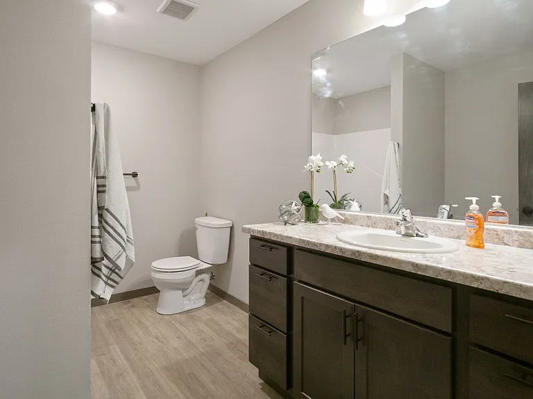 786 Peregrine Cir — Photo 92