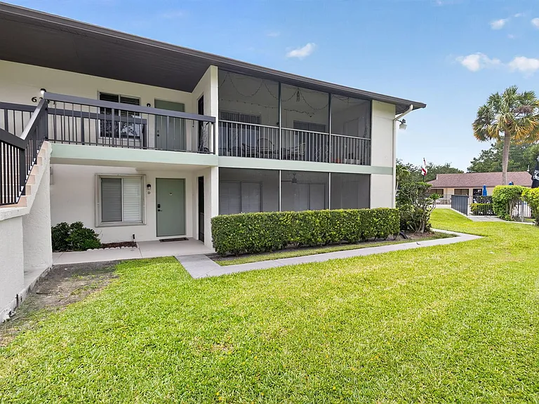 6341 Chasewood Dr #D — Photo 2