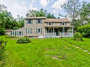 23 Maple St, Chester, MA 01011
