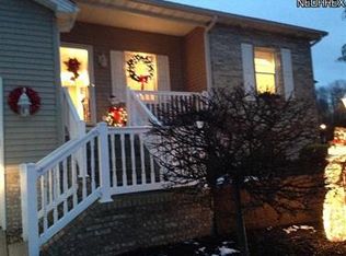 1183 Ridge Lake Dr, Mineral Ridge, OH 44440