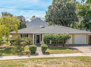 1381 Winnebago Ave, Oshkosh, WI 54901