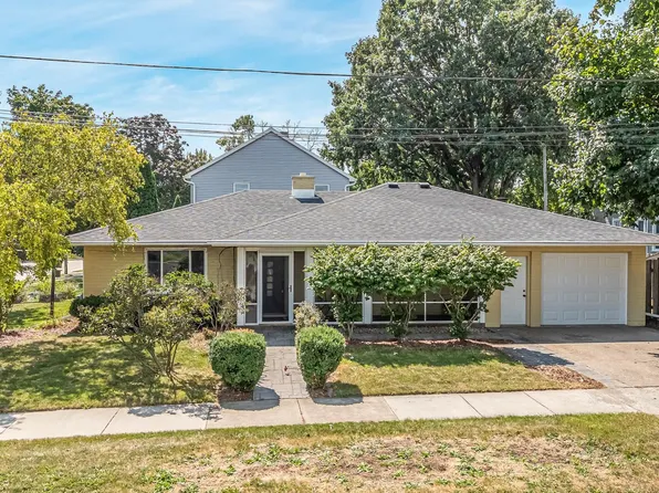 1381 Winnebago Ave, Oshkosh, WI 54901