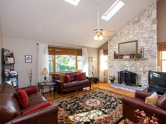 4th image of 71 Wedgewood Dr
