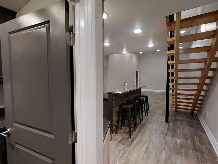204 W 1st St — Photo 23