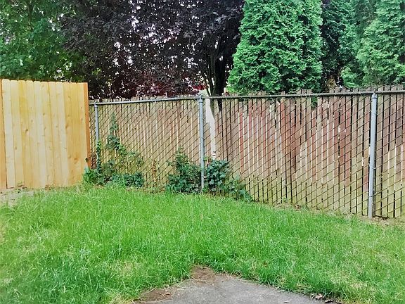 3rd image of 74-98 SE 148th Ave #78