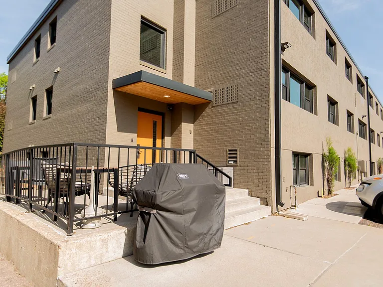 638 S Main Ave — Photo 16