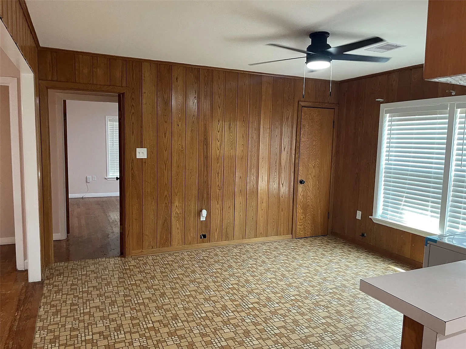 2 bed, 1.0 bath, 1229 sqft, $1,200 — Photo 4