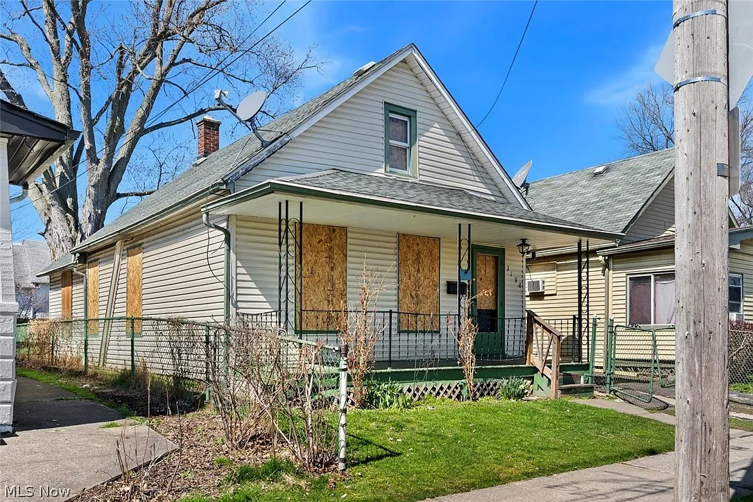 3198 W 71st St photo 1