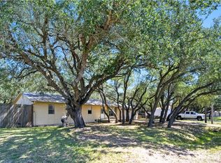 90 Griffith Dr, Rockport, TX 78382
